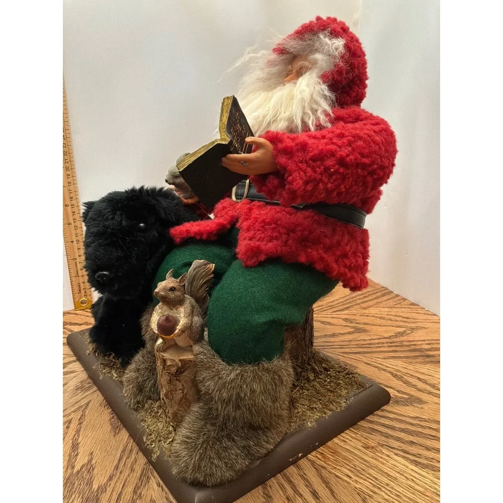 Woodland Christmas Unisex Unbranded Santa with Bear Figurine 14in Red Green